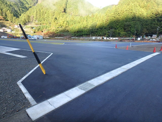ガイアフロー静岡蒸溜所 場内道路・出入口 完成後